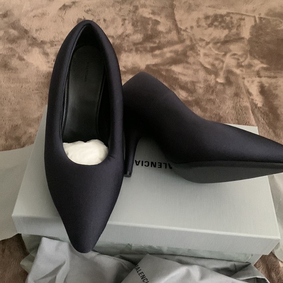 Balenciaga Women’s XL Pump - Picture 4 of 10